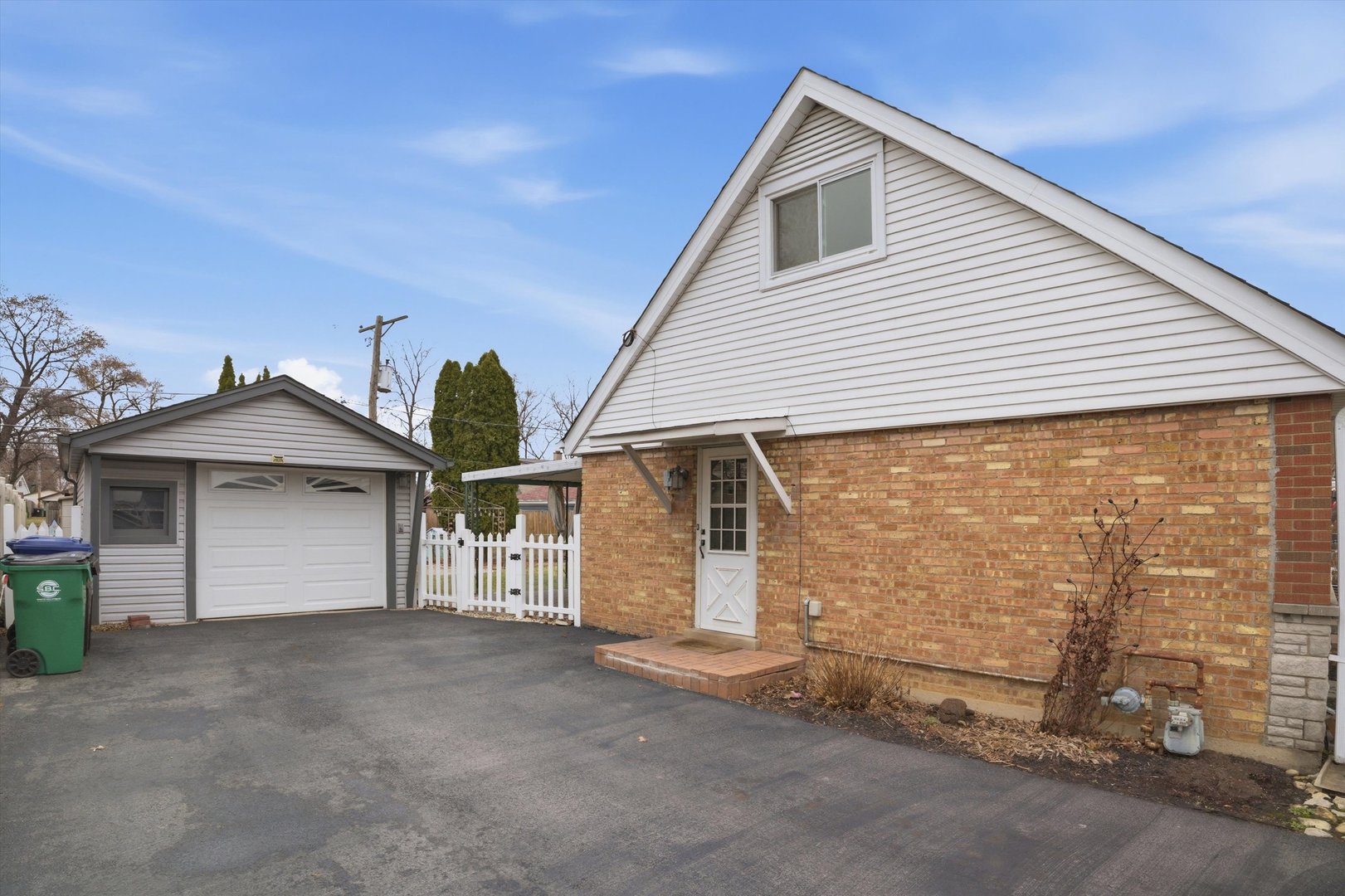 8912 Windsor Lane, Bridgeview, IL 60455