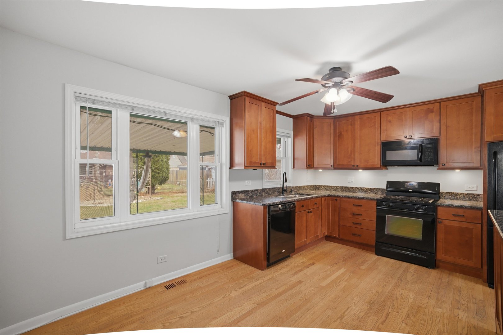 8912 Windsor Lane, Bridgeview, IL 60455