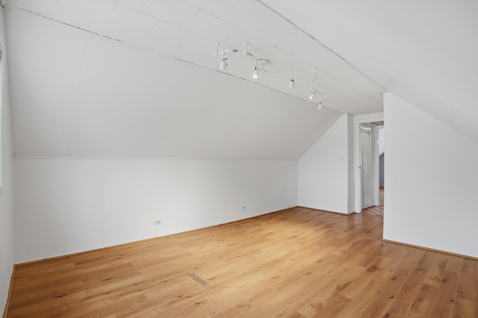 8912 Windsor Lane, Bridgeview, IL 60455