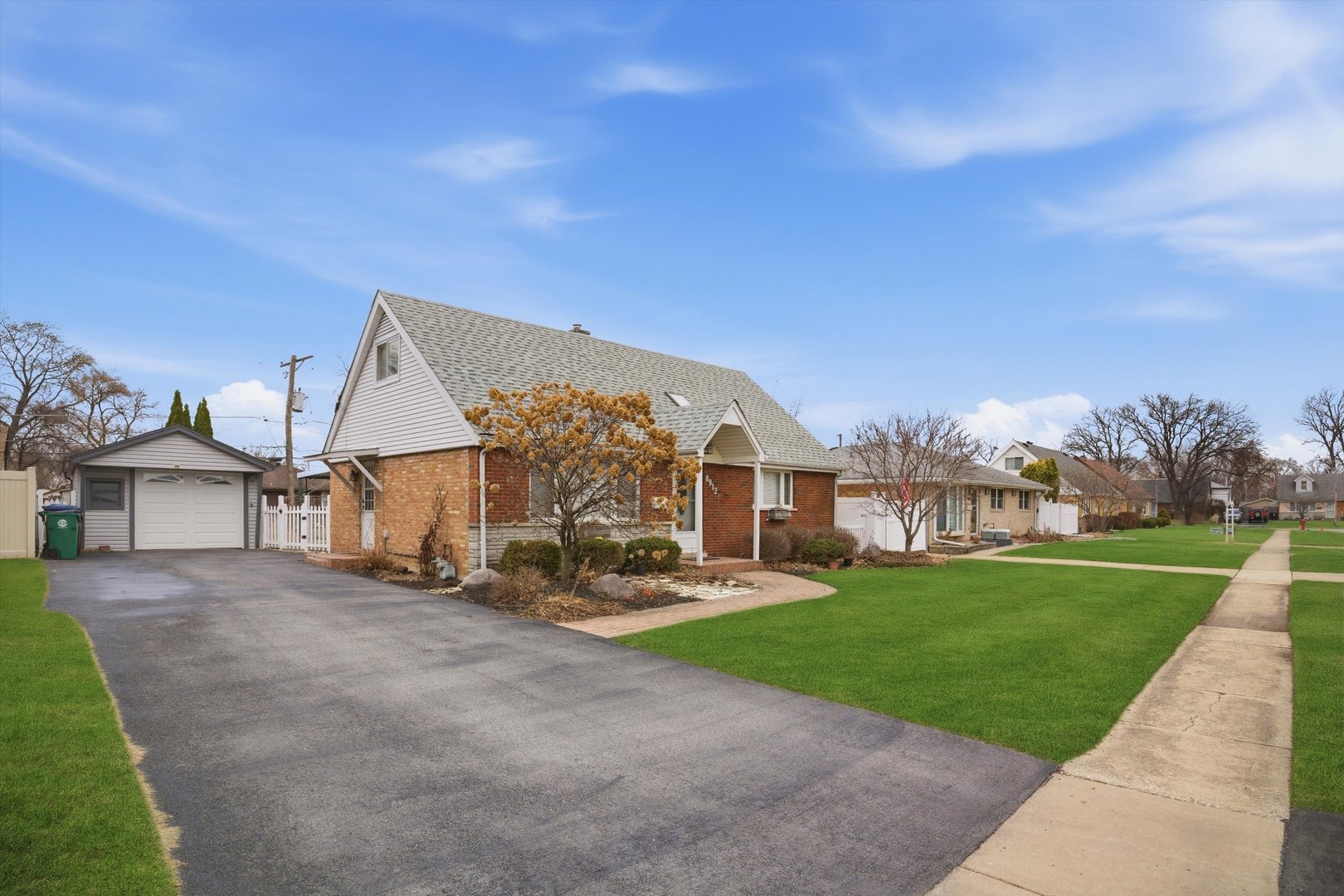 8912 Windsor Lane, Bridgeview, IL 60455