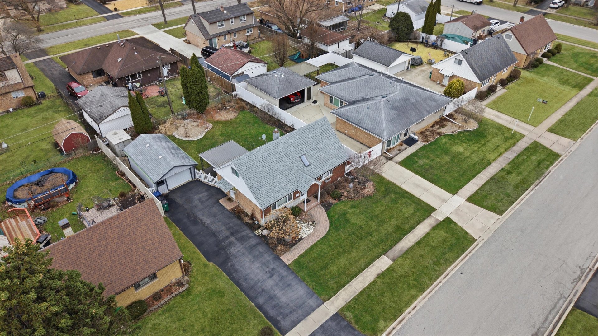 8912 Windsor Lane, Bridgeview, IL 60455