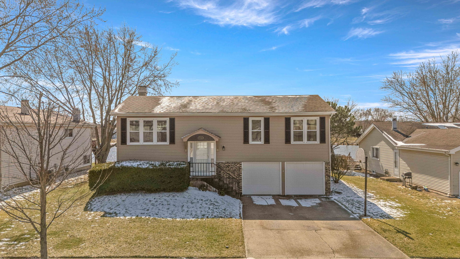 7545 W Hickory Creek Drive, Frankfort, IL 60423