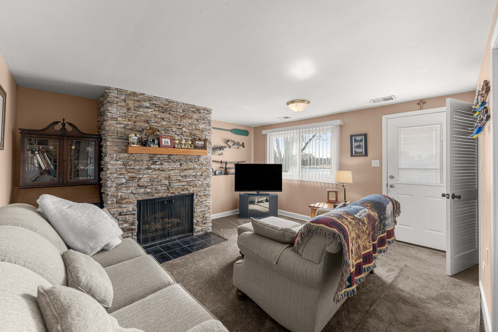 7545 W Hickory Creek Drive, Frankfort, IL 60423