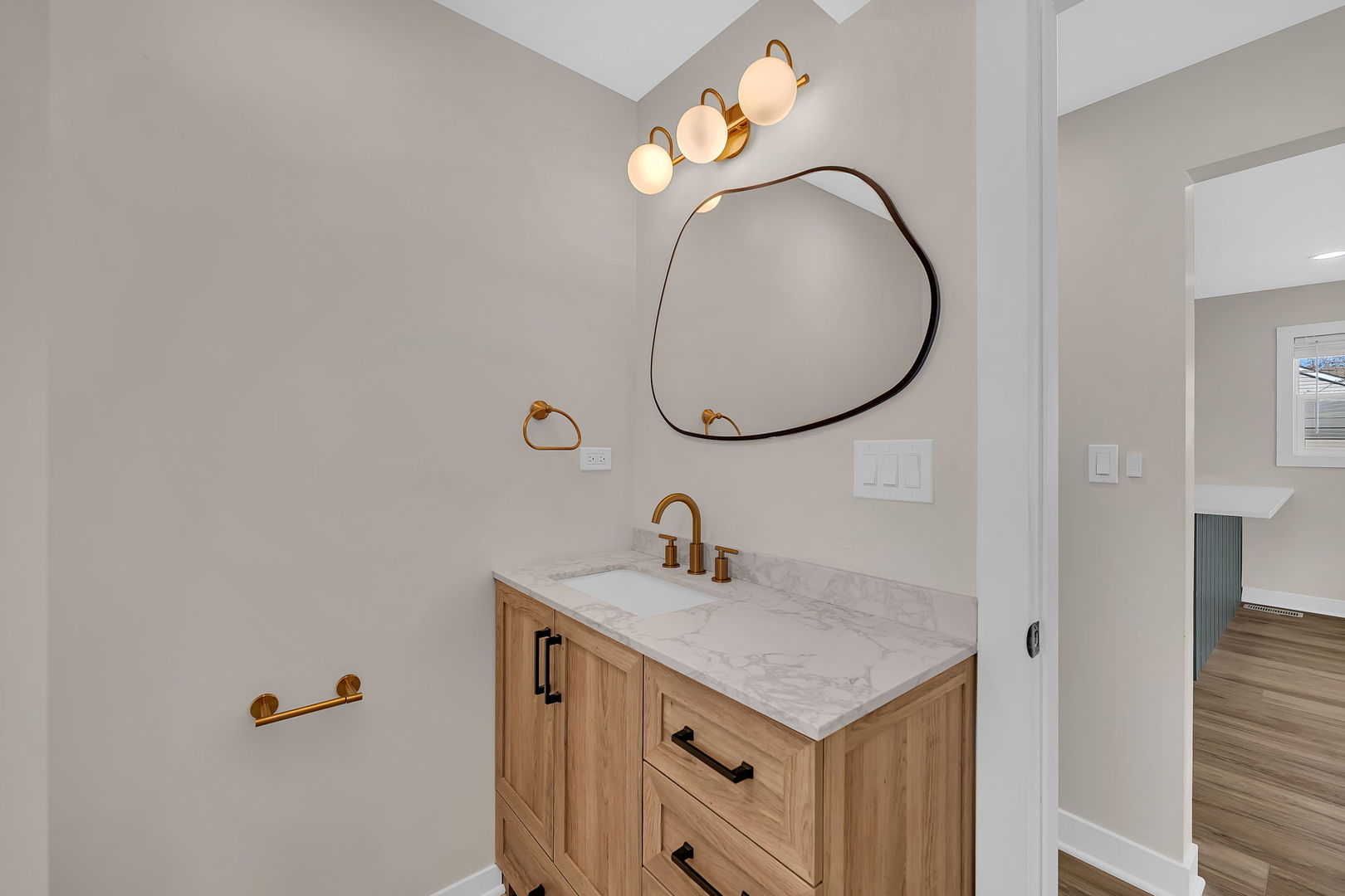 25530 S Canal Street, Channahon, IL 60410