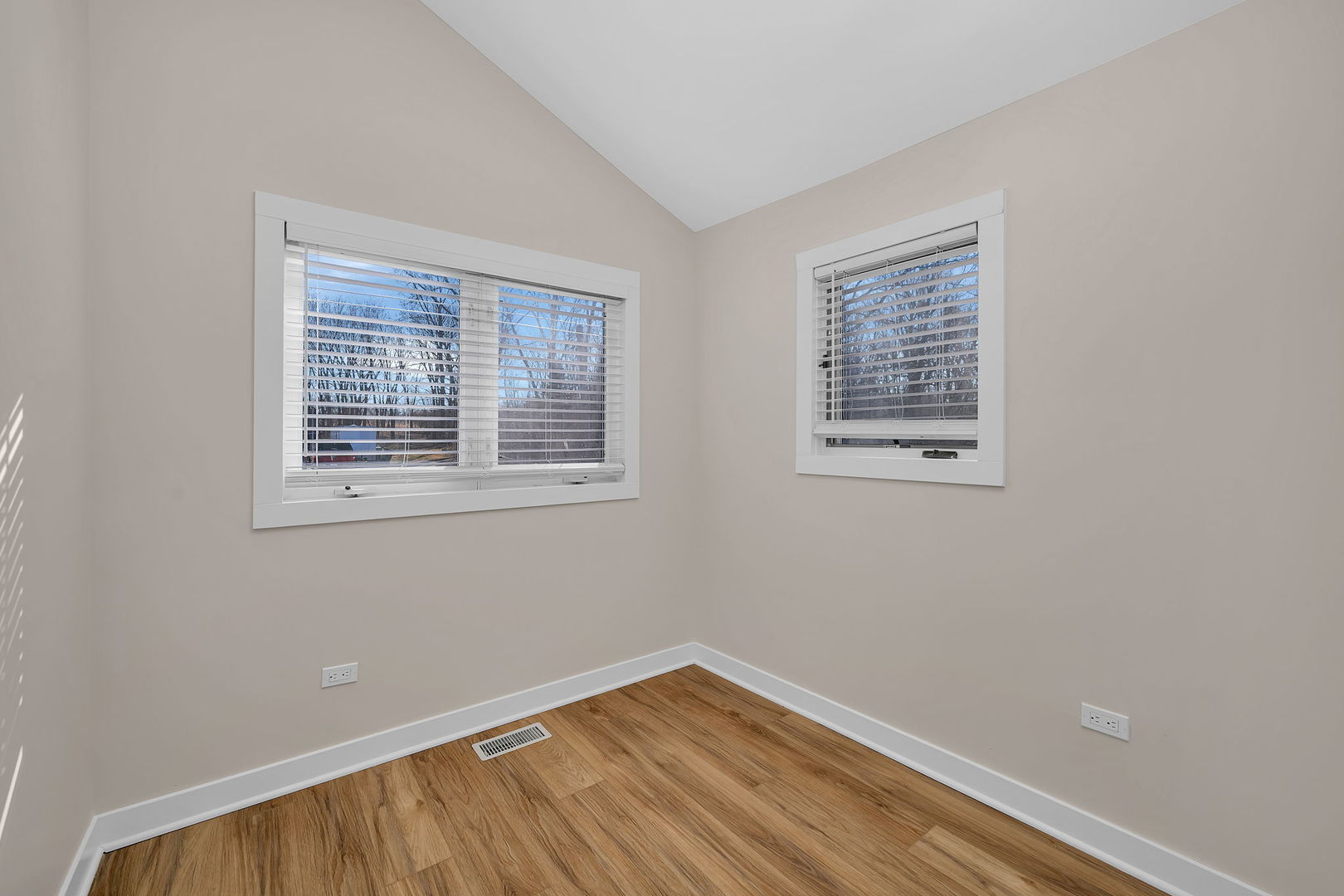 25530 S Canal Street, Channahon, IL 60410