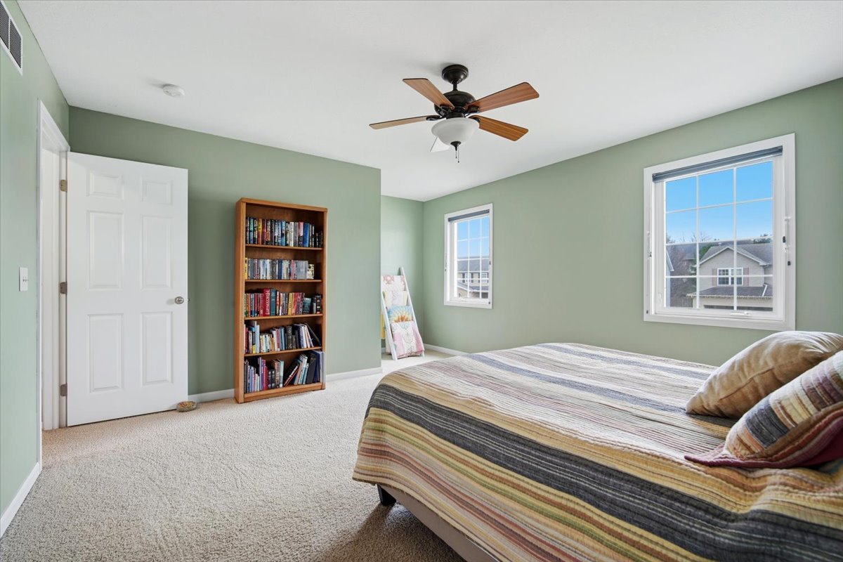 2429 Grey Fox Trail, Bloomington, IL 61705