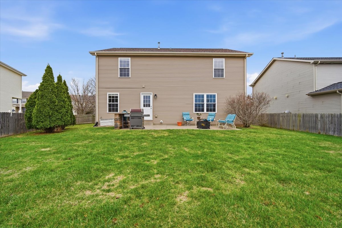 2429 Grey Fox Trail, Bloomington, IL 61705