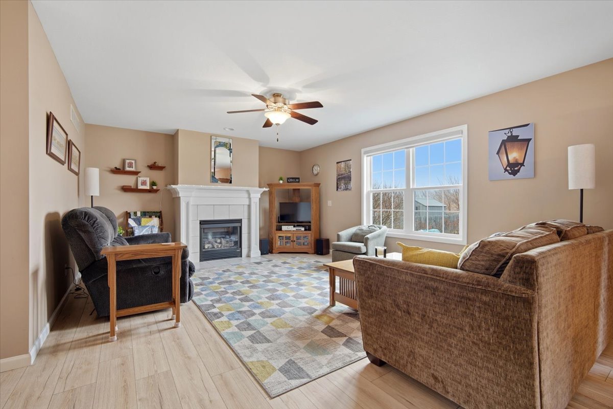 2429 Grey Fox Trail, Bloomington, IL 61705