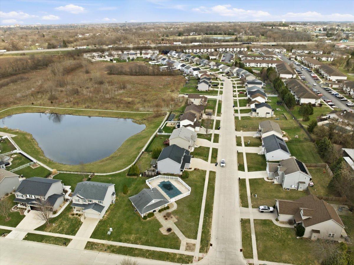 2429 Grey Fox Trail, Bloomington, IL 61705