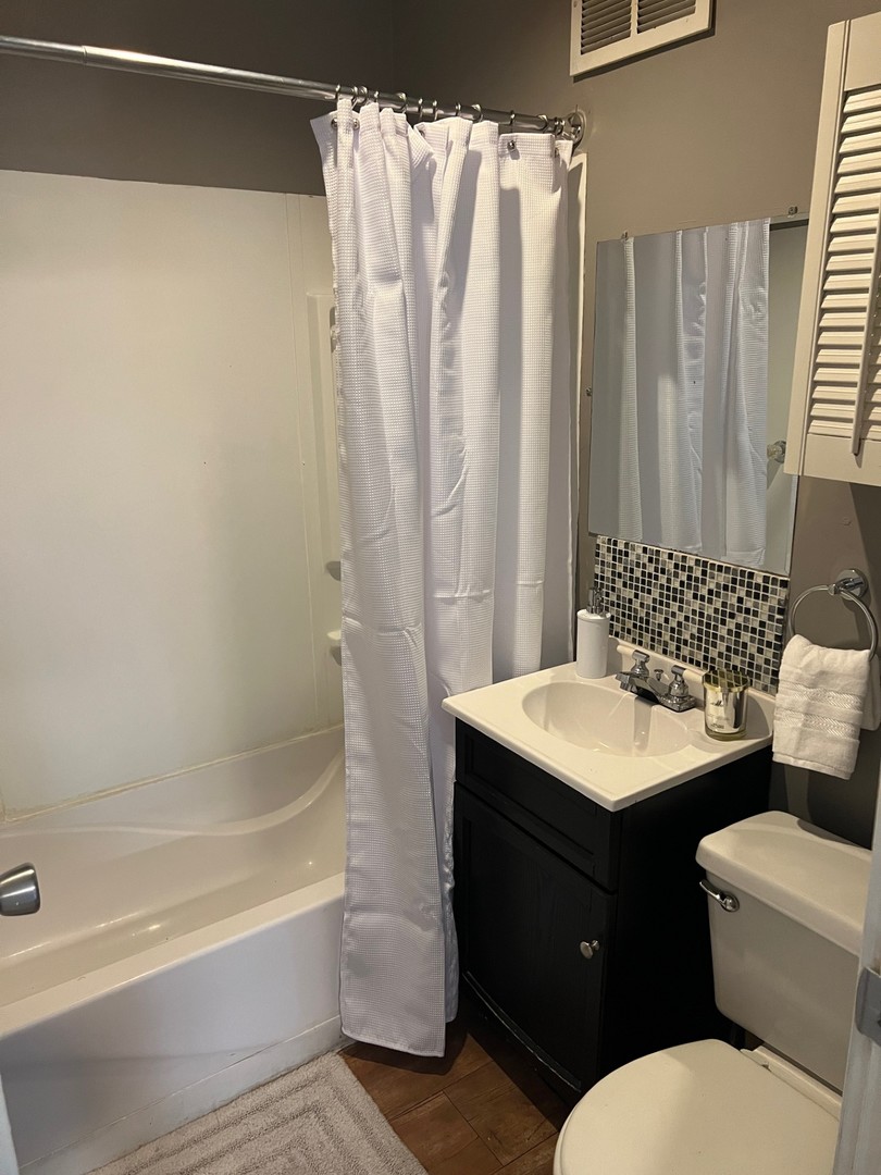 590 E Division Street #1A, Coal City, IL 60416