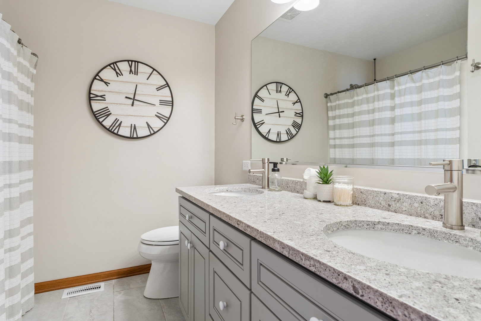 844 Donelson Court, Naperville, IL 60563