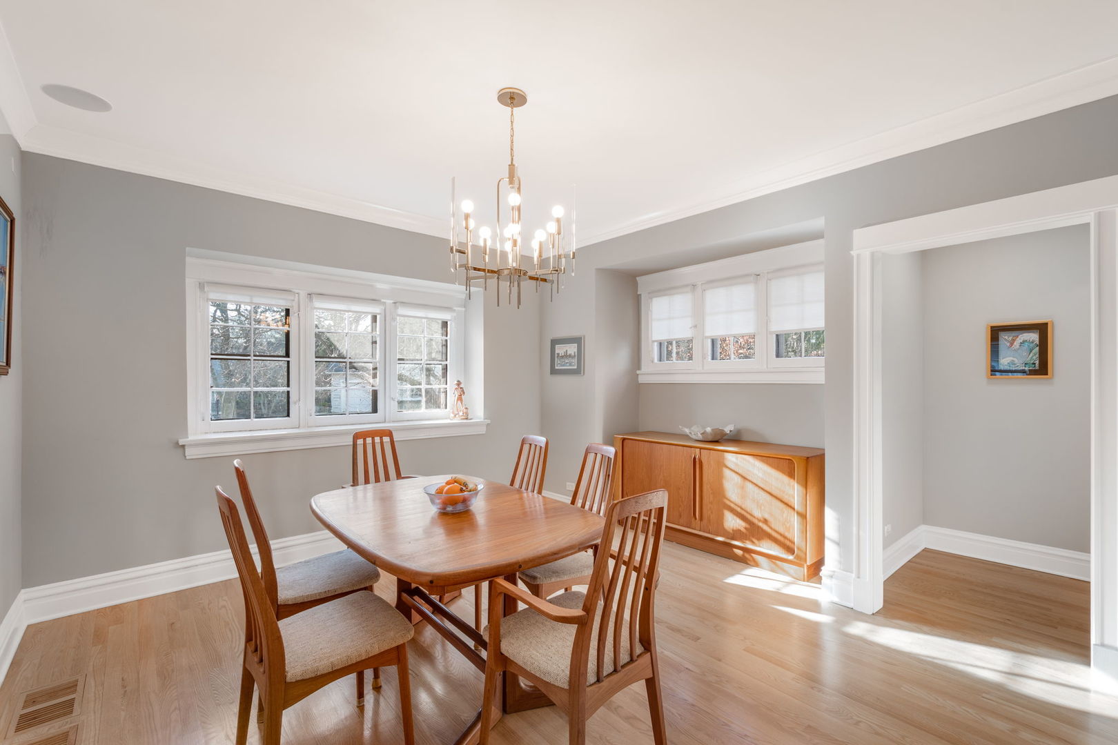 2509 Pioneer Road, Evanston, IL 60201