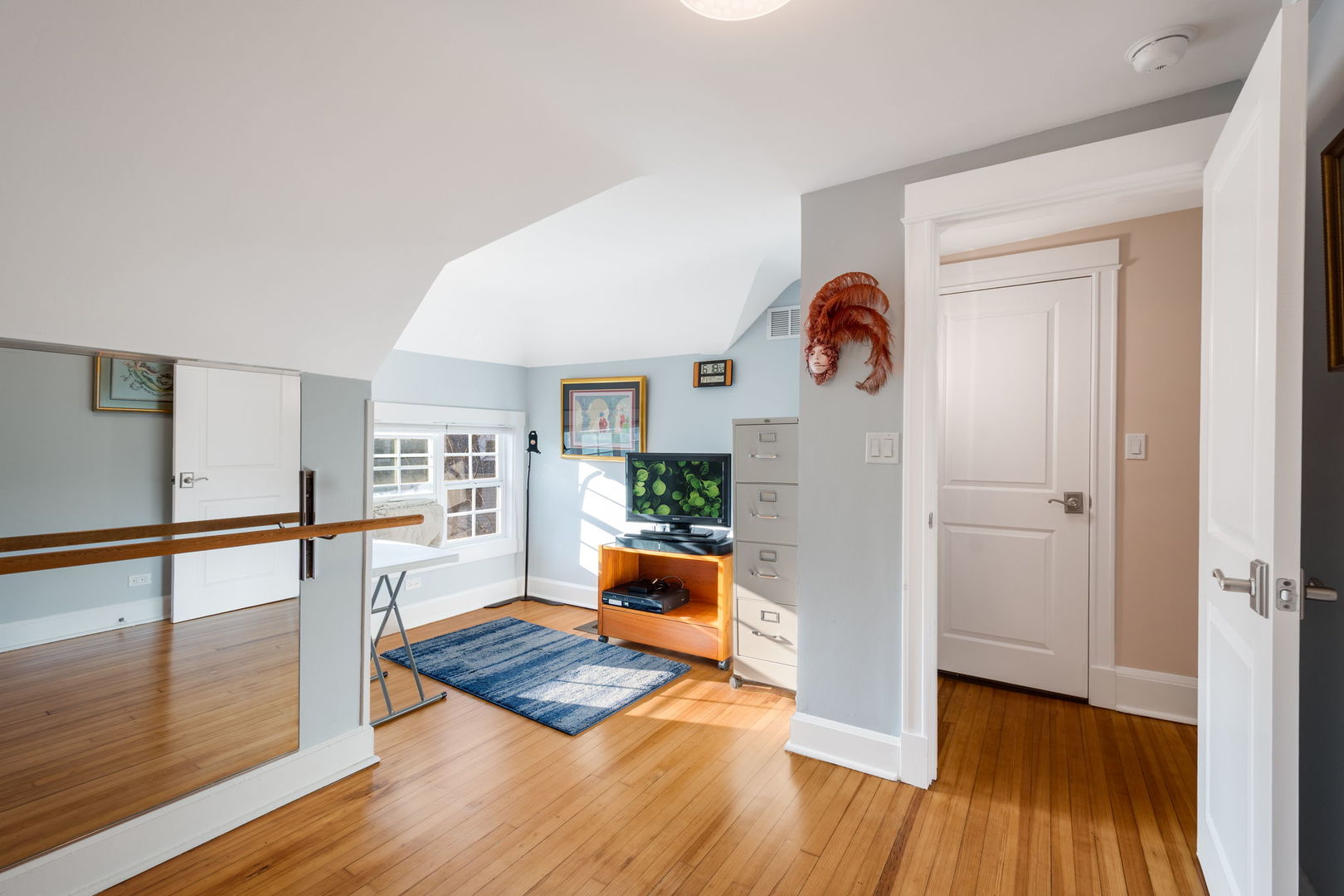 2509 Pioneer Road, Evanston, IL 60201