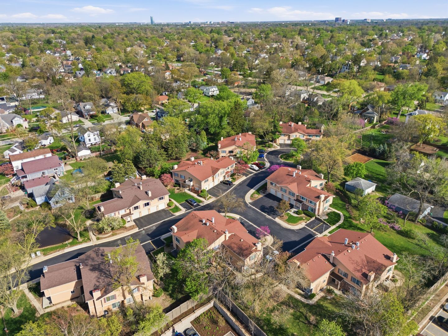 37 E Hickory Street #D, Lombard, IL 60148