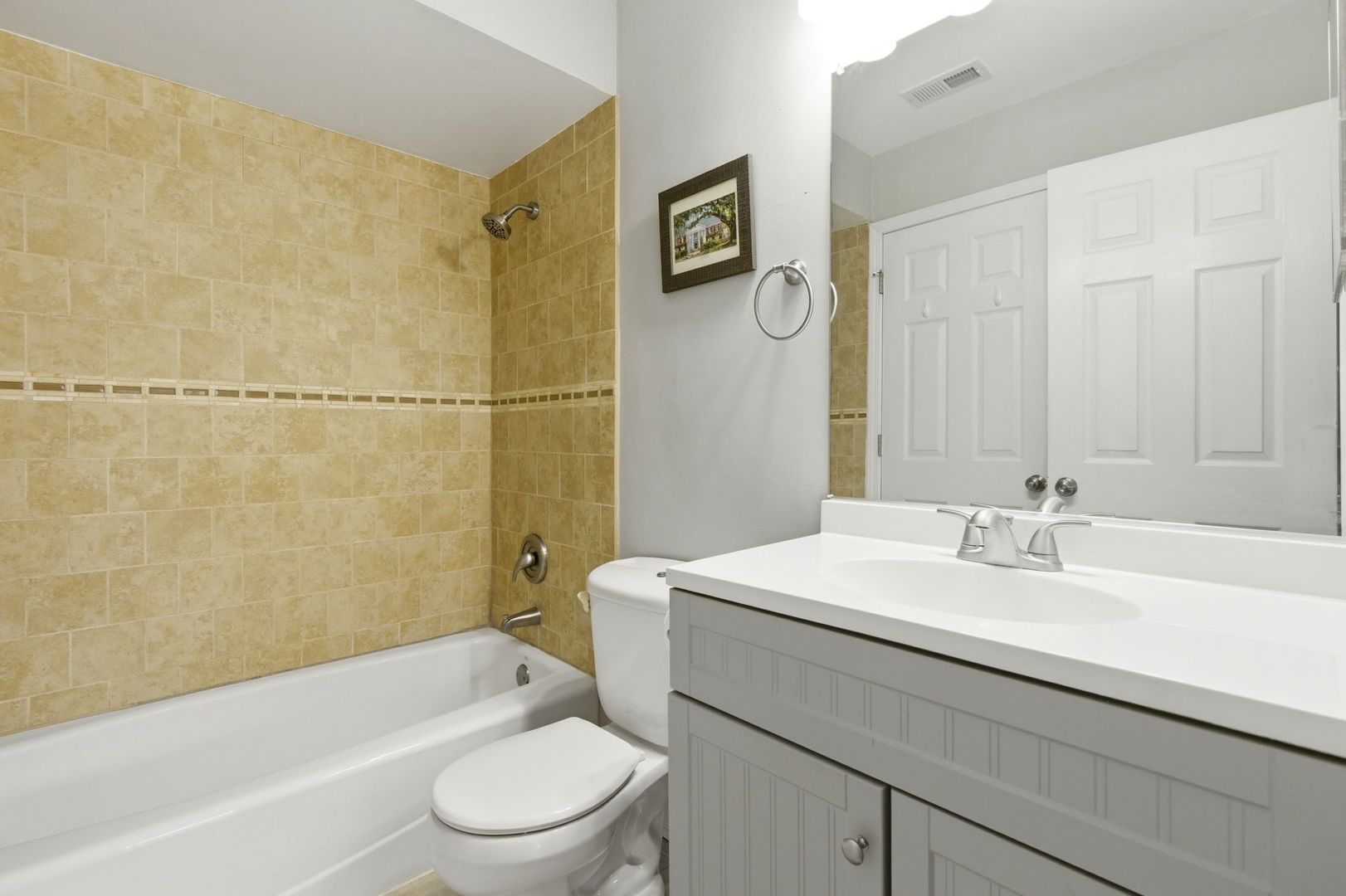 37 E Hickory Street #D, Lombard, IL 60148