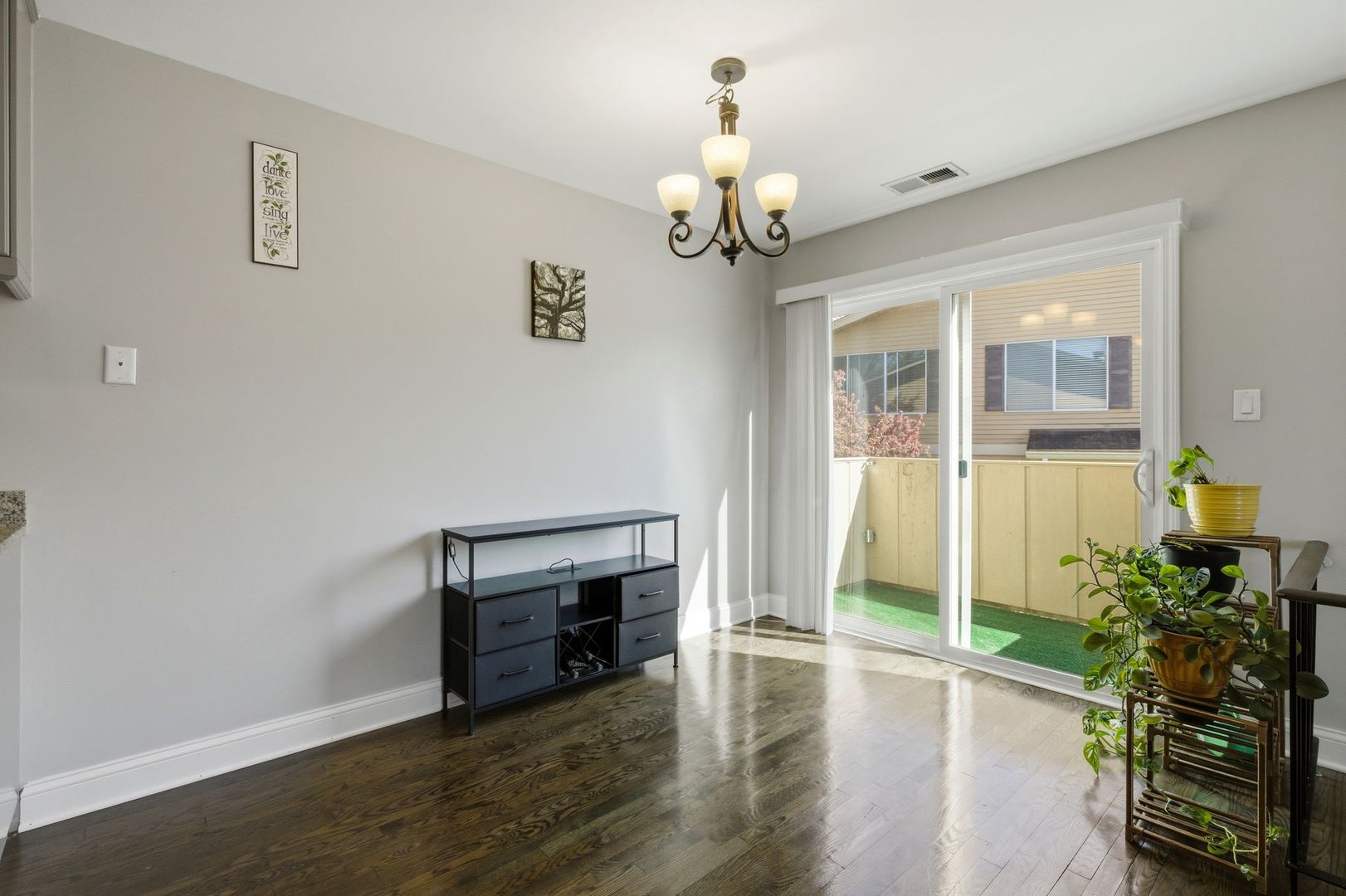 37 E Hickory Street #D, Lombard, IL 60148