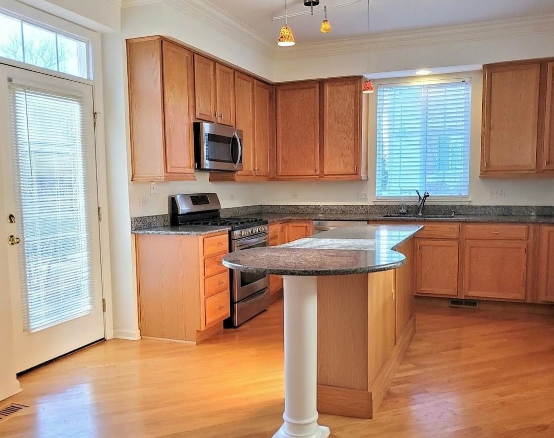 1914 Crenshaw Circle, Vernon Hills, IL 60061