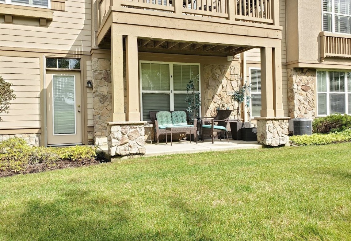 1914 Crenshaw Circle, Vernon Hills, IL 60061