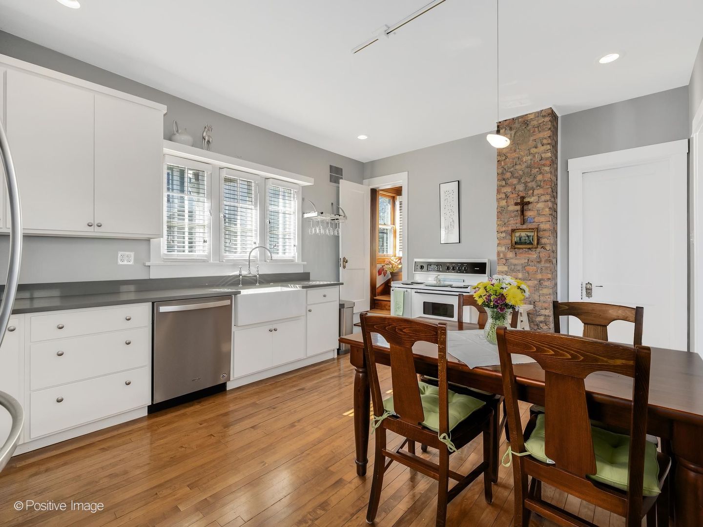 632 N Ridgeland Avenue, Oak Park, IL 60302