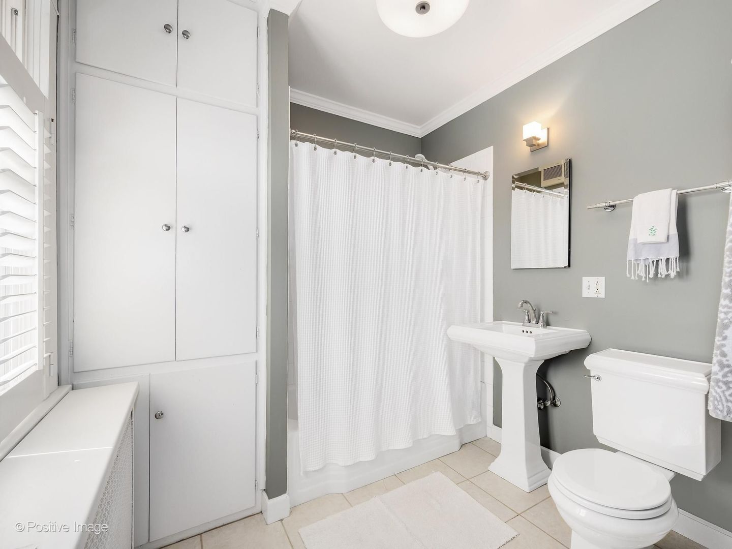 632 N Ridgeland Avenue, Oak Park, IL 60302