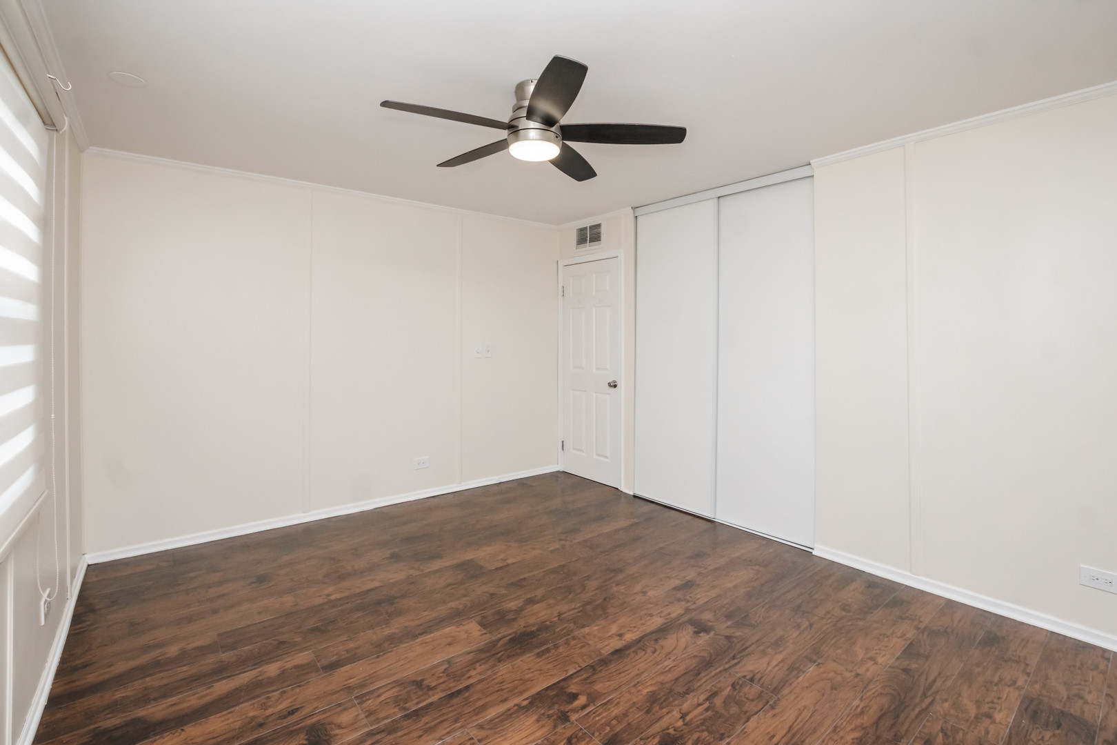 837 Carnaby Court, Schaumburg, IL 60194