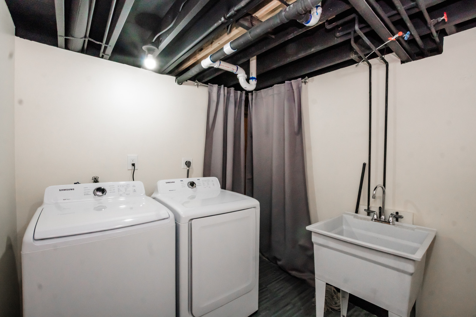 837 Carnaby Court, Schaumburg, IL 60194