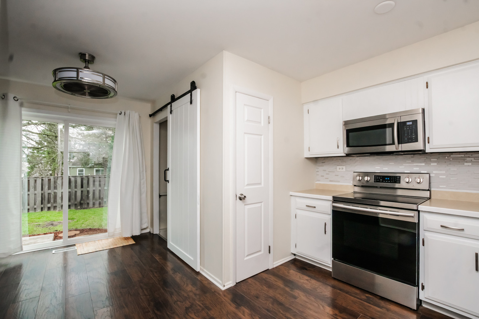 837 Carnaby Court, Schaumburg, IL 60194