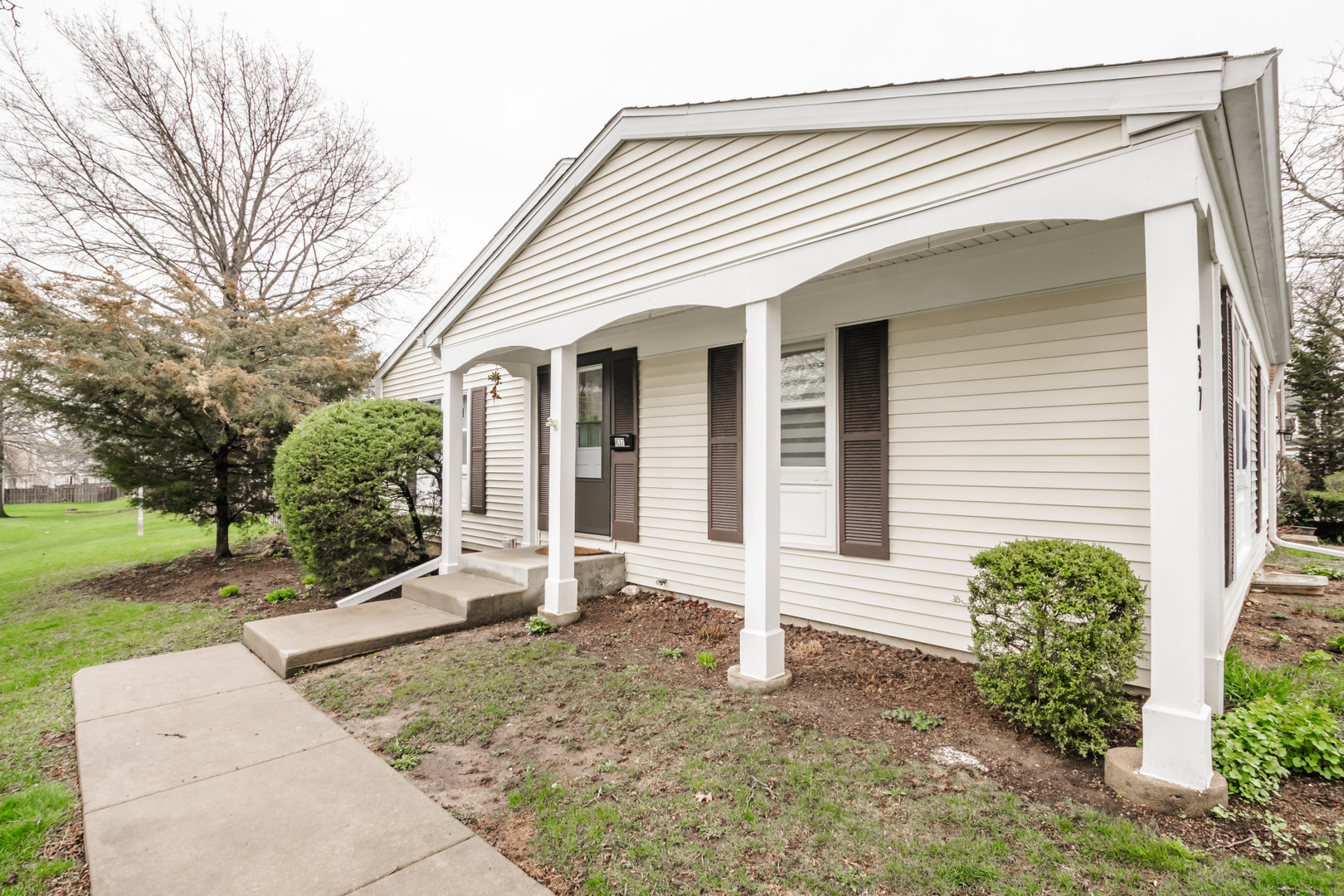 837 Carnaby Court, Schaumburg, IL 60194