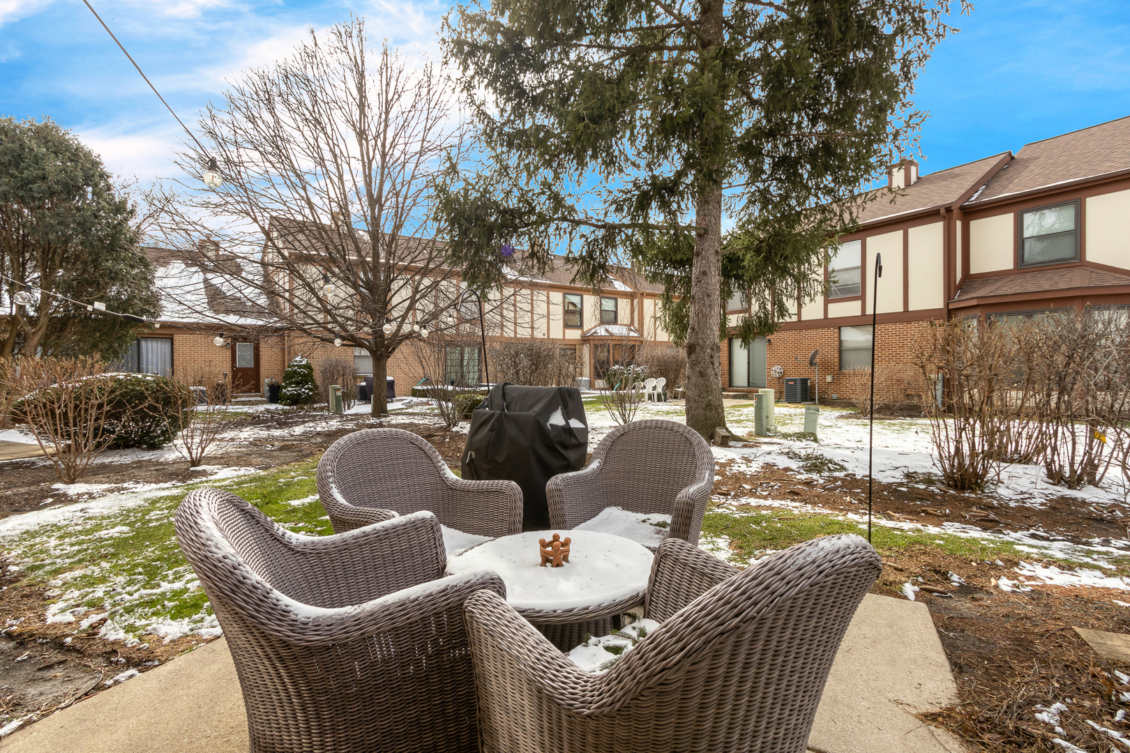 2828 Ashton Court, Westchester, IL 60154