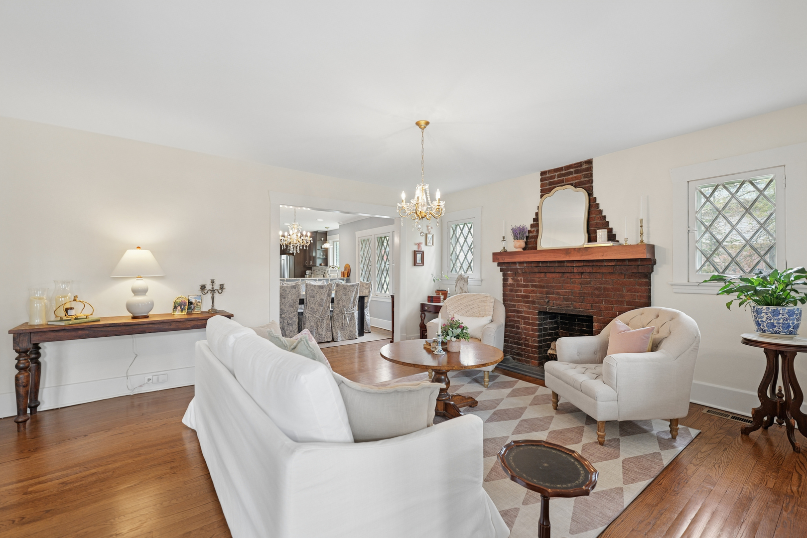 4136 Raymond Avenue, Brookfield, IL 60513