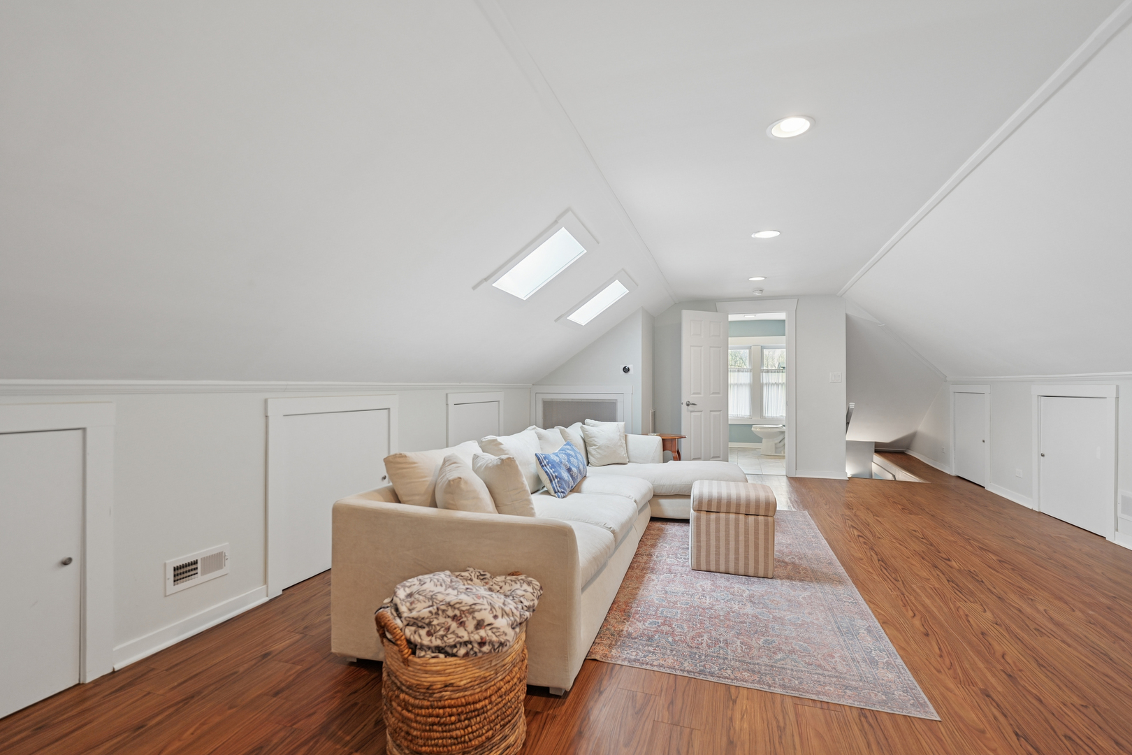 4136 Raymond Avenue, Brookfield, IL 60513