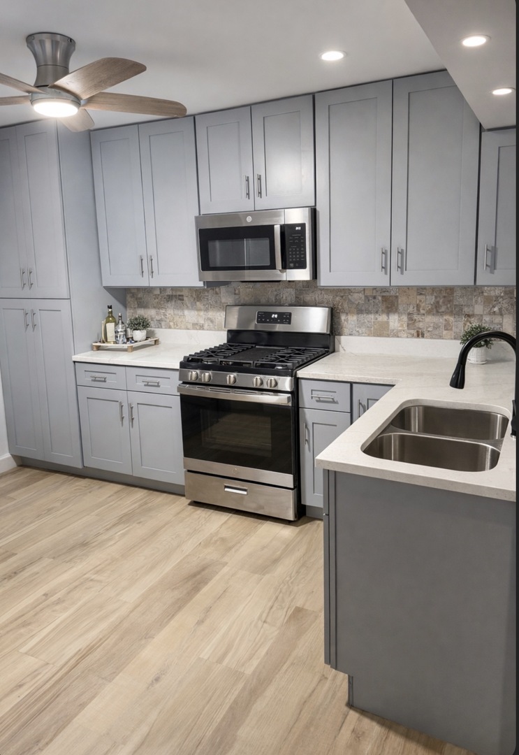 8828 N Leslie Lane #1F, Des Plaines, IL 60016