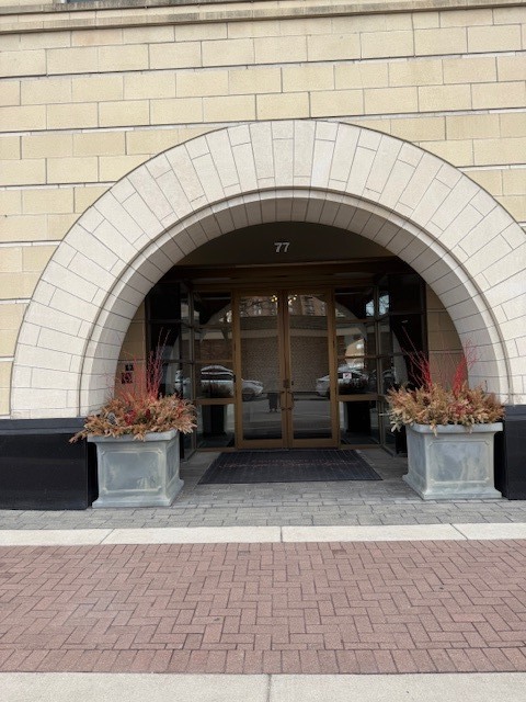 77 S Evergreen Avenue #801, Arlington Heights, IL 60005