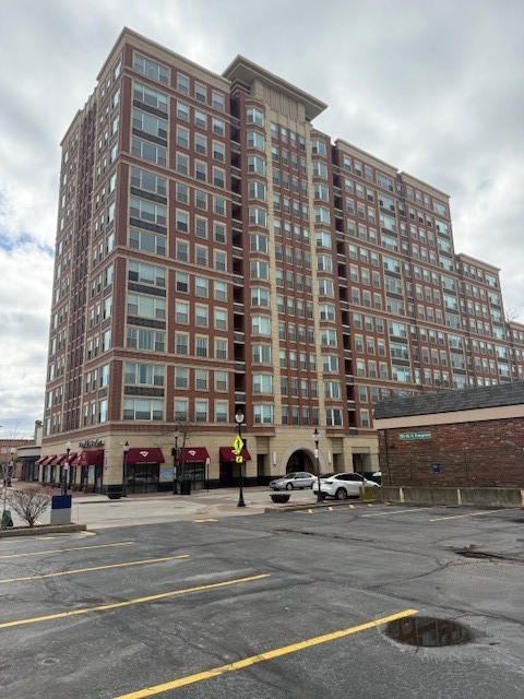 77 S Evergreen Avenue #801, Arlington Heights, IL 60005