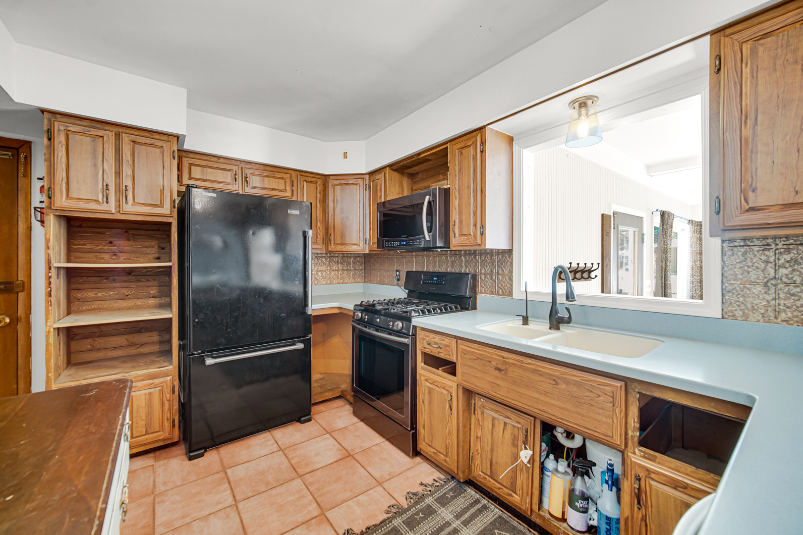 1930 Richard Street, Aurora, IL 60506