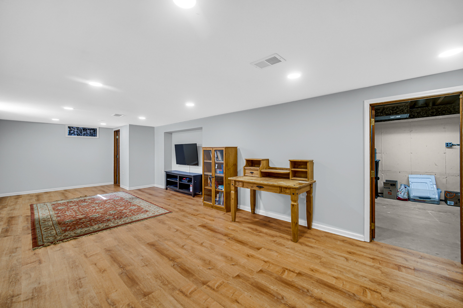 1930 Richard Street, Aurora, IL 60506