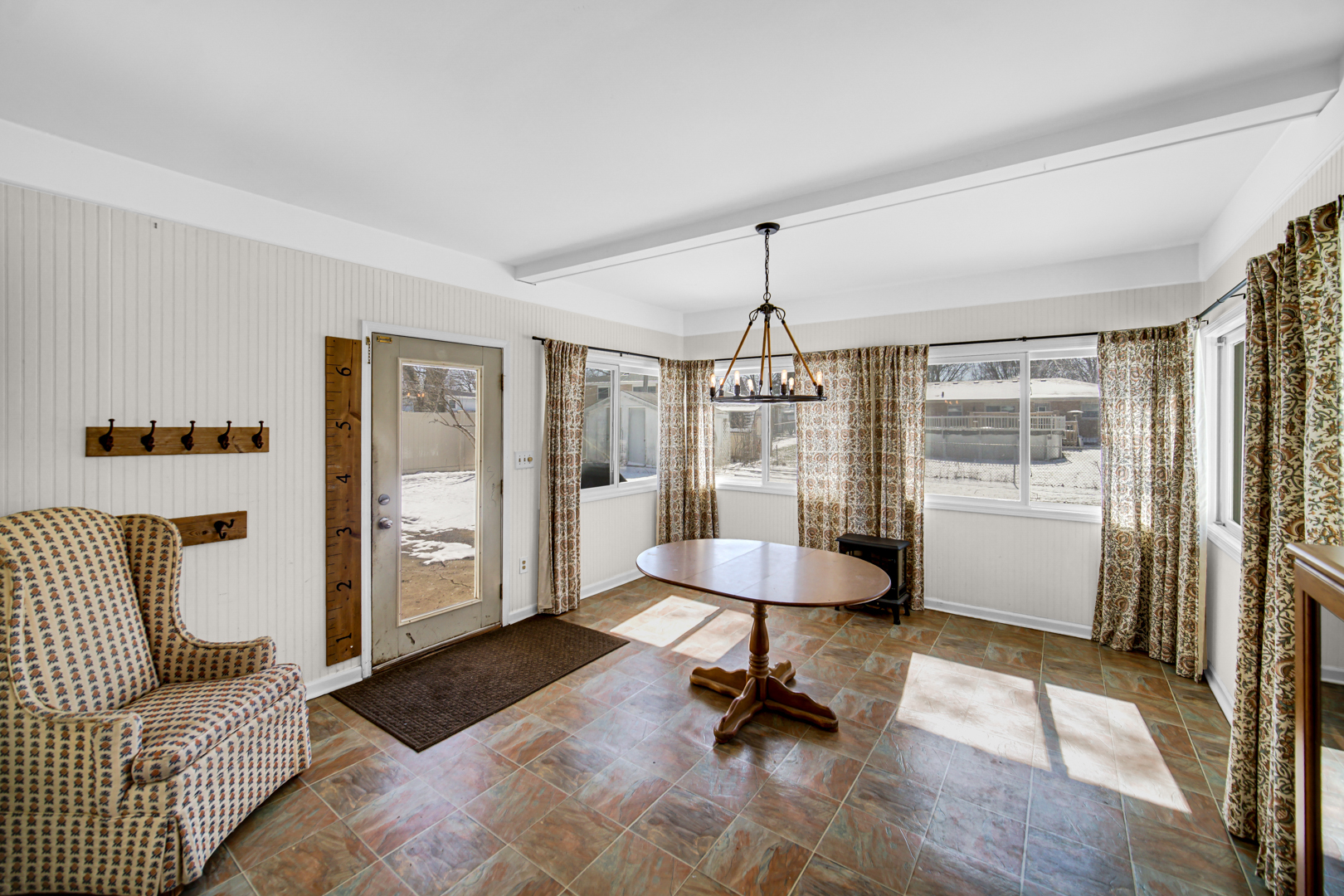 1930 Richard Street, Aurora, IL 60506