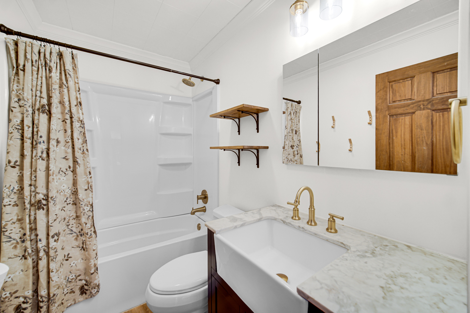 1930 Richard Street, Aurora, IL 60506