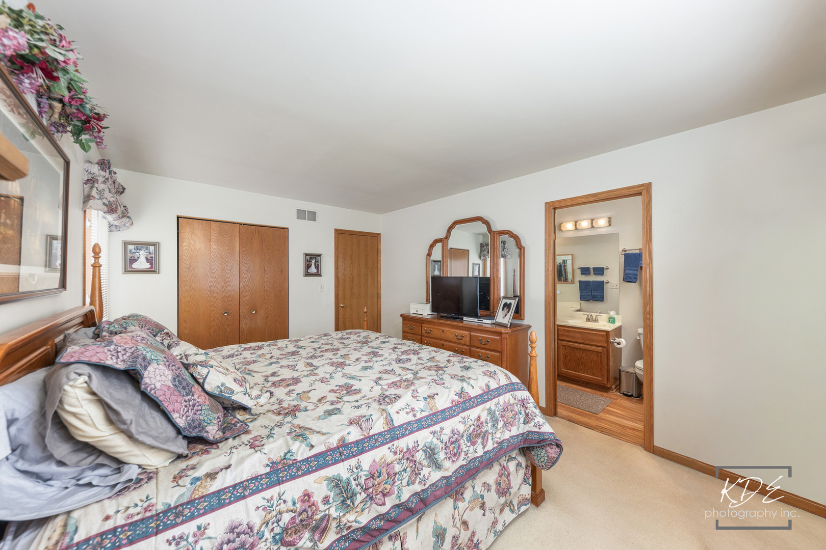 2478 Crystal Creek Lane, Elgin, IL 60124