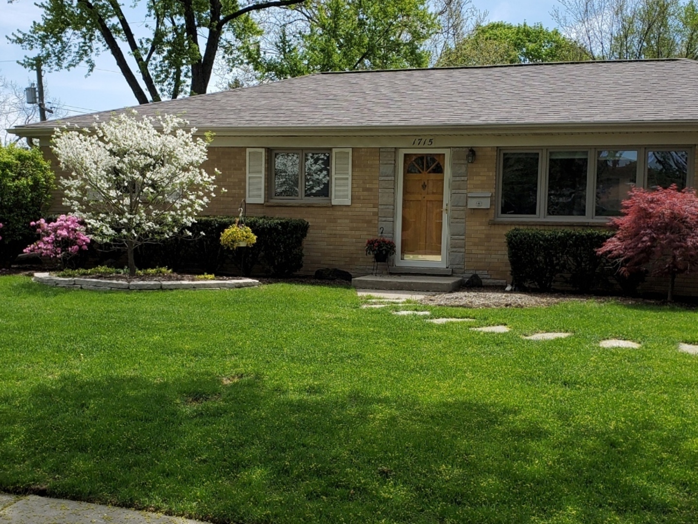 1715 Verde Court, Mount Prospect, IL 60056