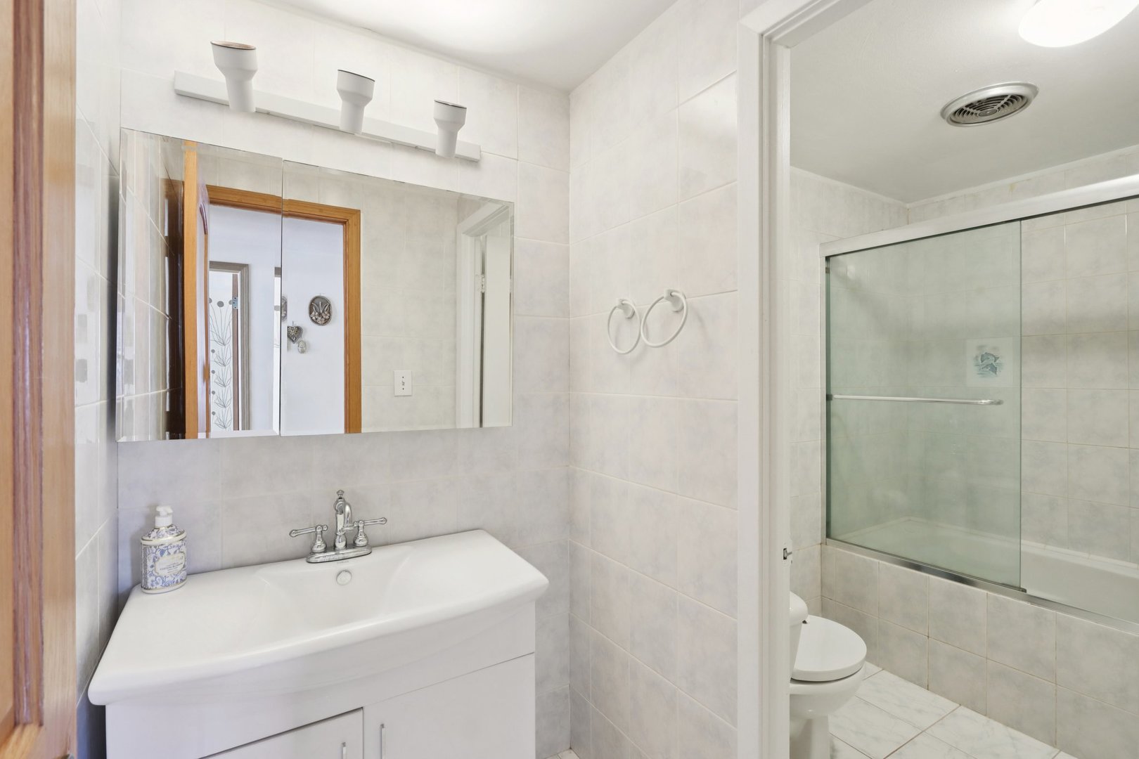 810 Silver Rock Lane, Buffalo Grove, IL 60089