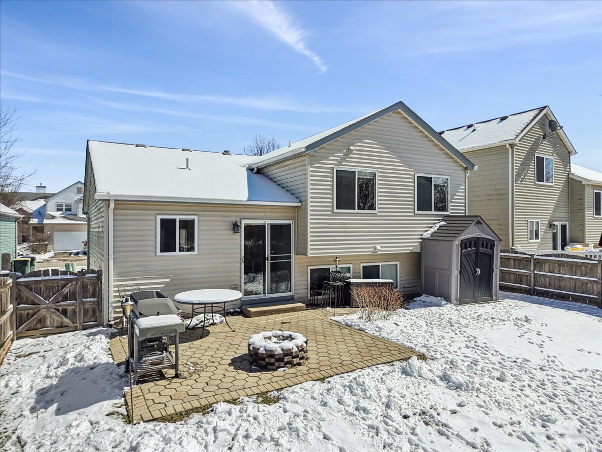 202 Centennial Drive, Hainesville, IL 60073