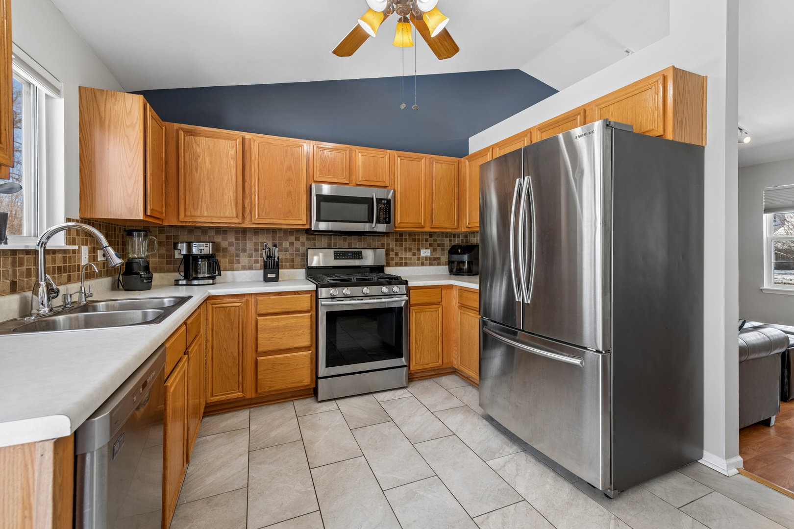 202 Centennial Drive, Hainesville, IL 60073