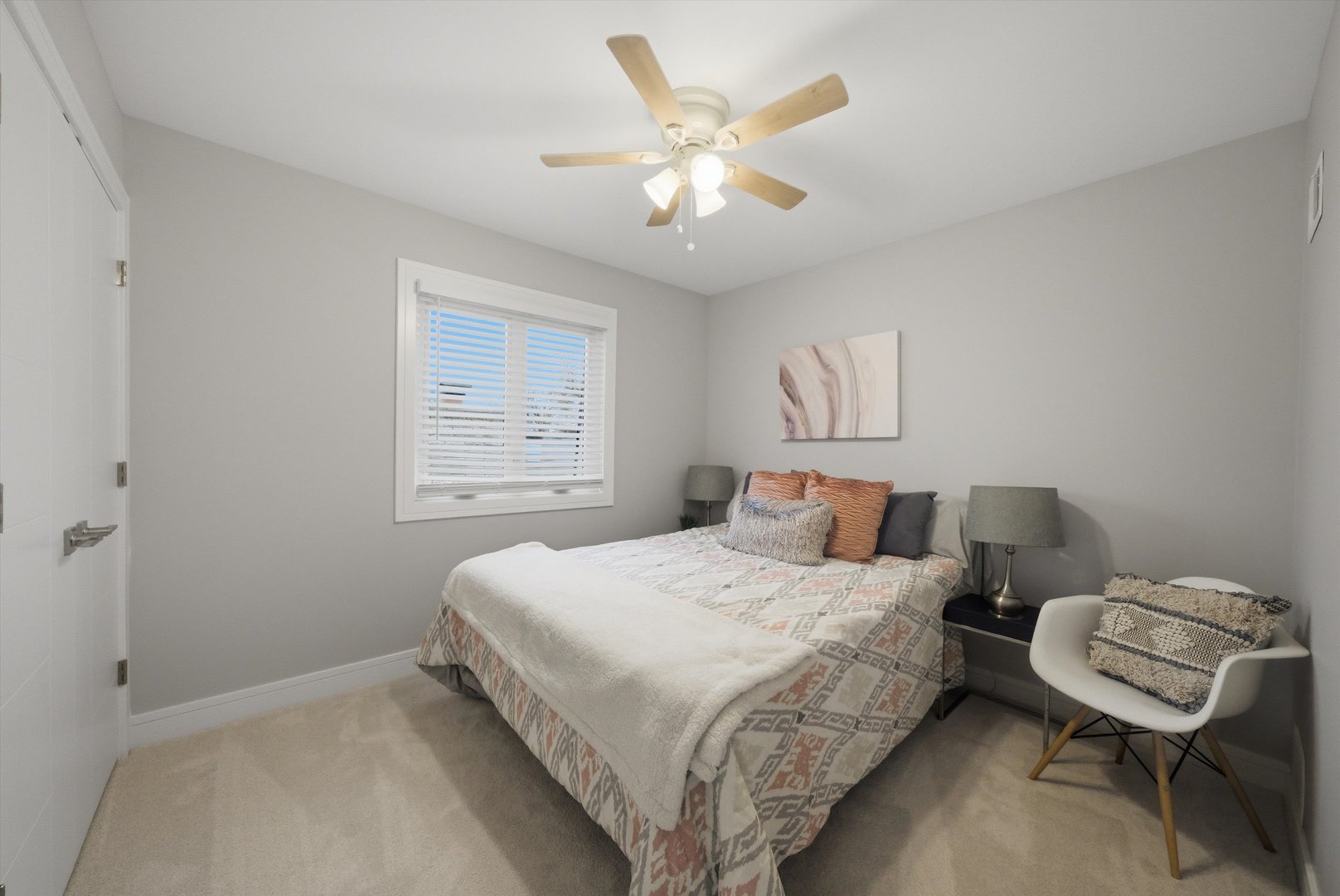 707 S Noah Terrace, Mount Prospect, IL 60056