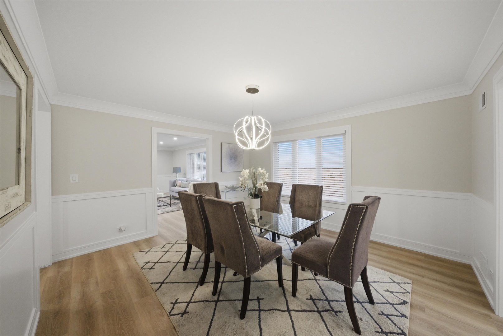 707 S Noah Terrace, Mount Prospect, IL 60056