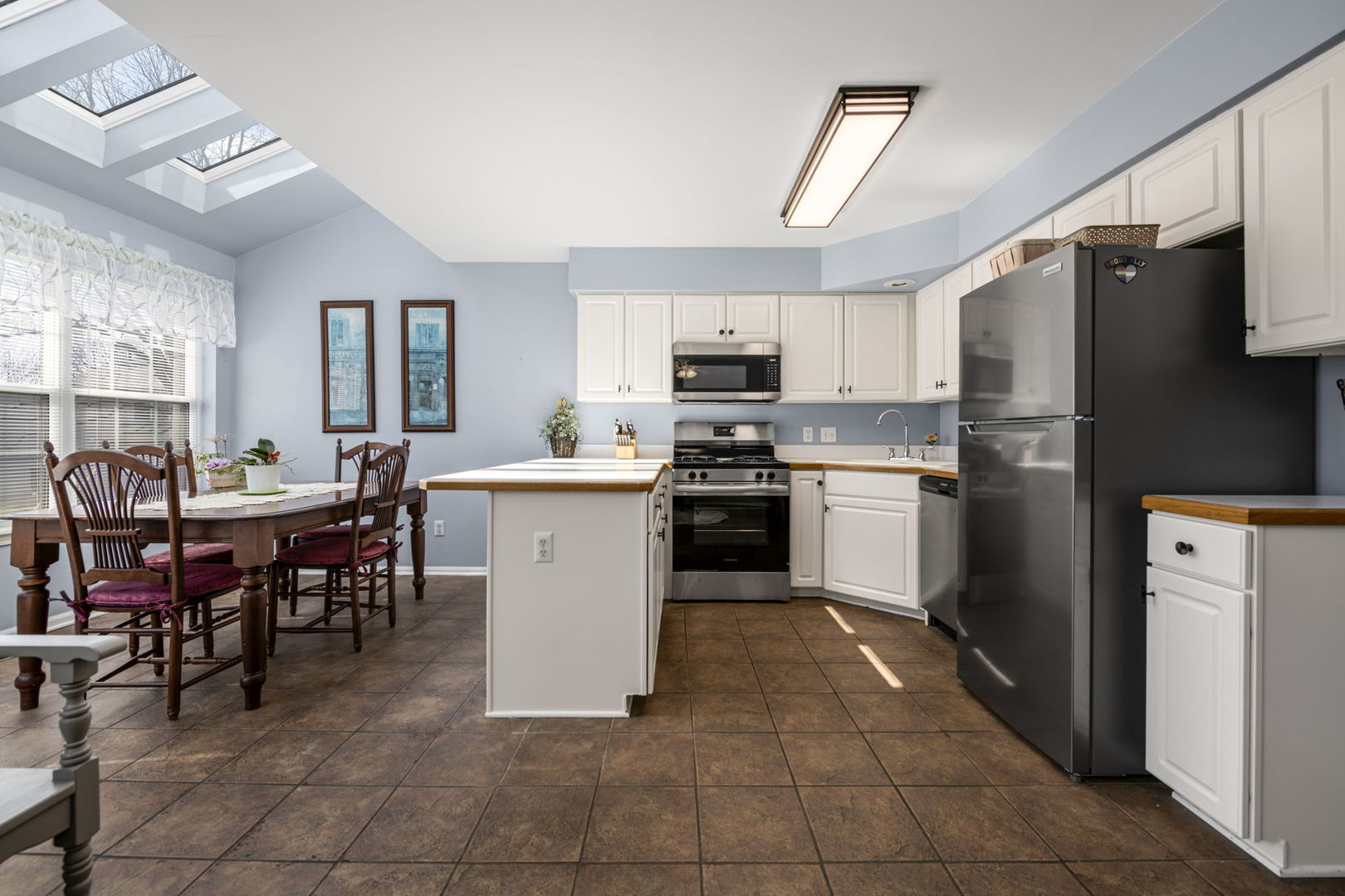 1326 Windsor Court, Geneva, IL 60134