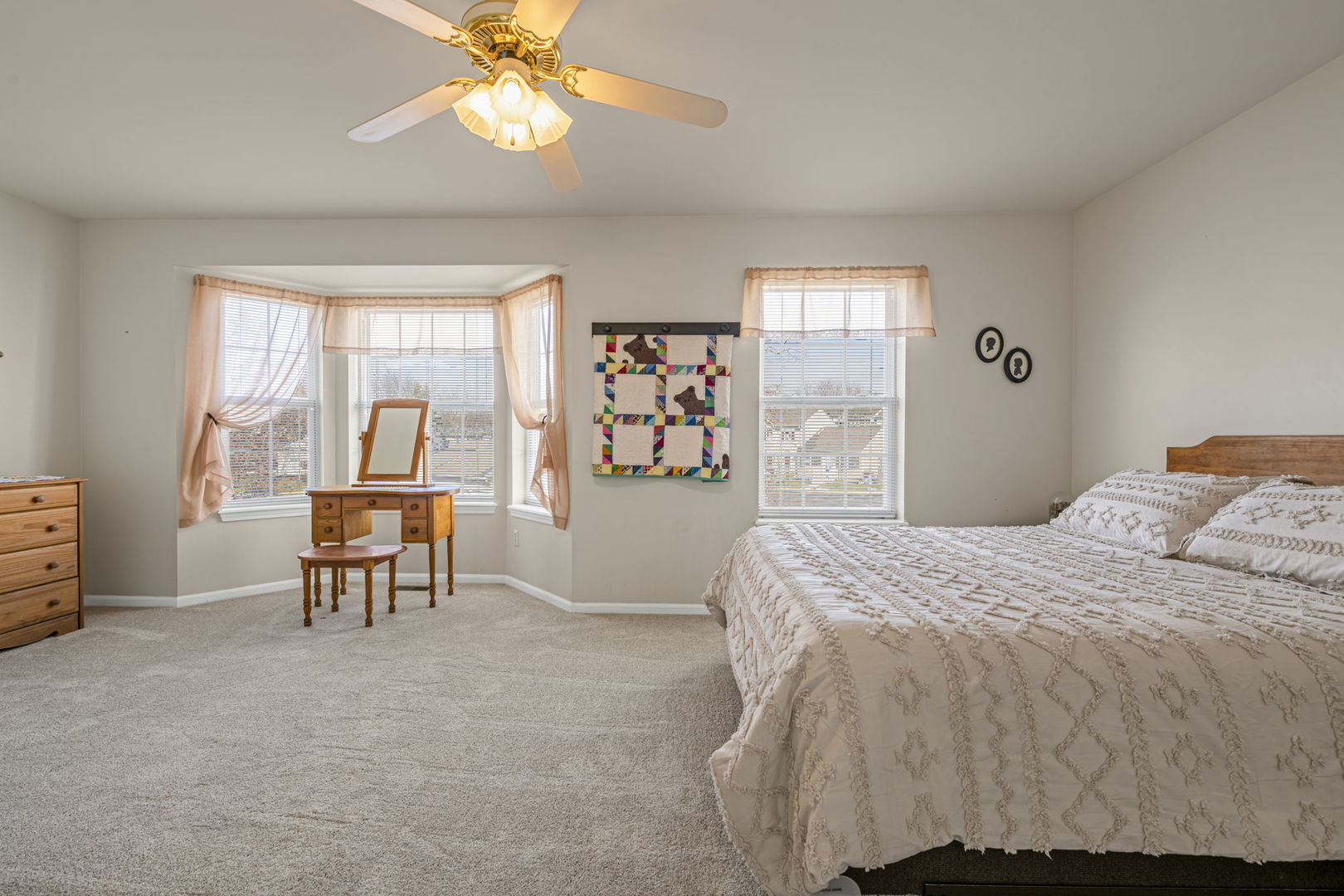 1326 Windsor Court, Geneva, IL 60134