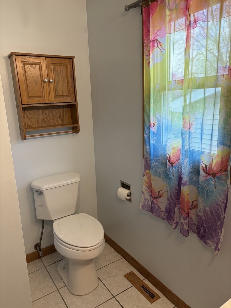 1408 Ridgeport Avenue, Bloomington, IL 61704