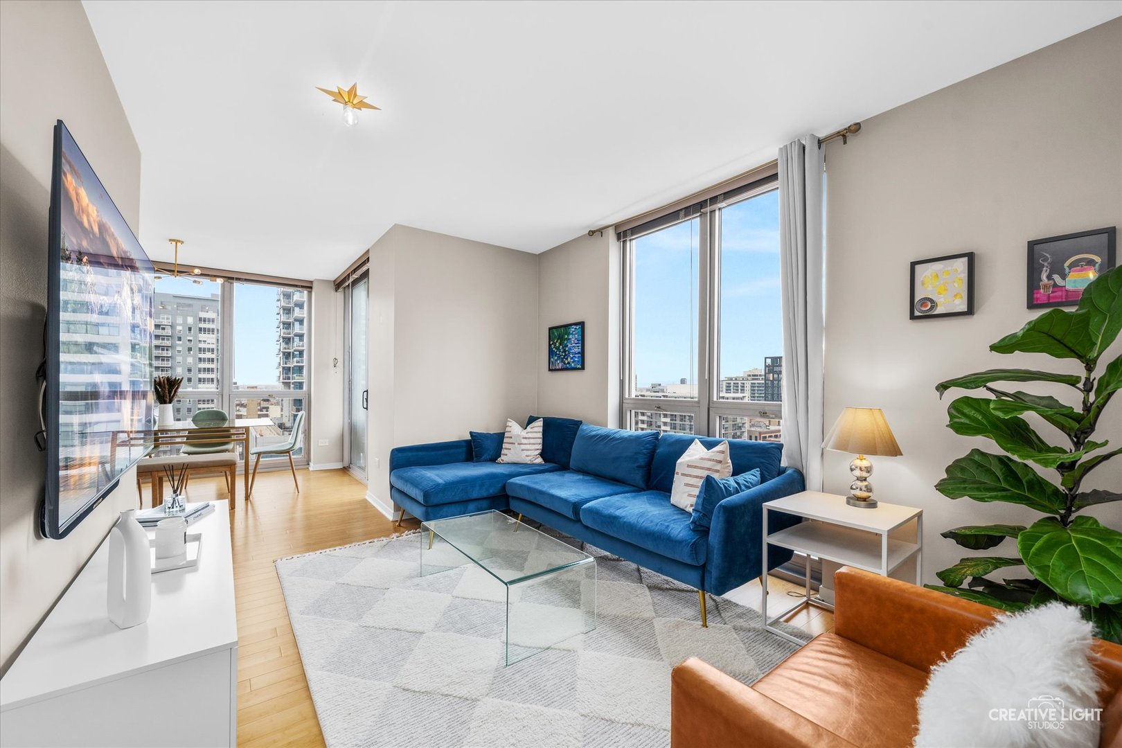 200 W Grand Avenue #1504, Chicago, IL 60654