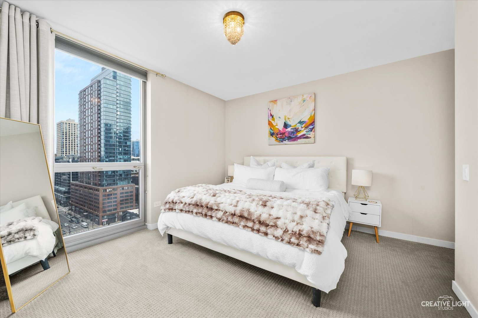 200 W Grand Avenue #1504, Chicago, IL 60654
